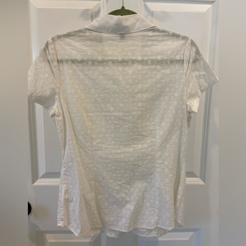 Women’s Willi Smith White Eyelet Blouse Size M (EUC) - Picture 4 of 4